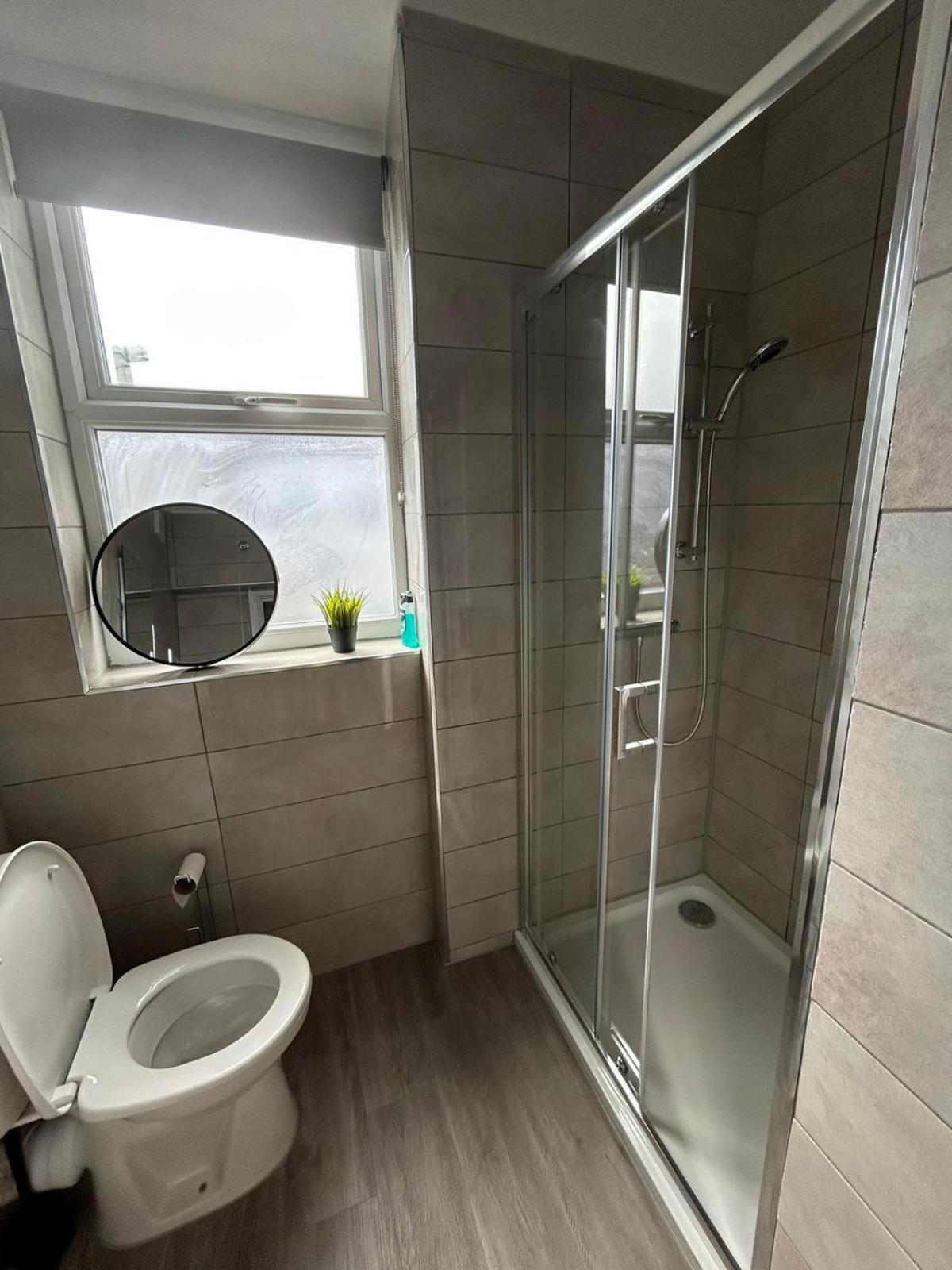 Spacious Near Citycentre Parking/wifi/netflix * Nottingham