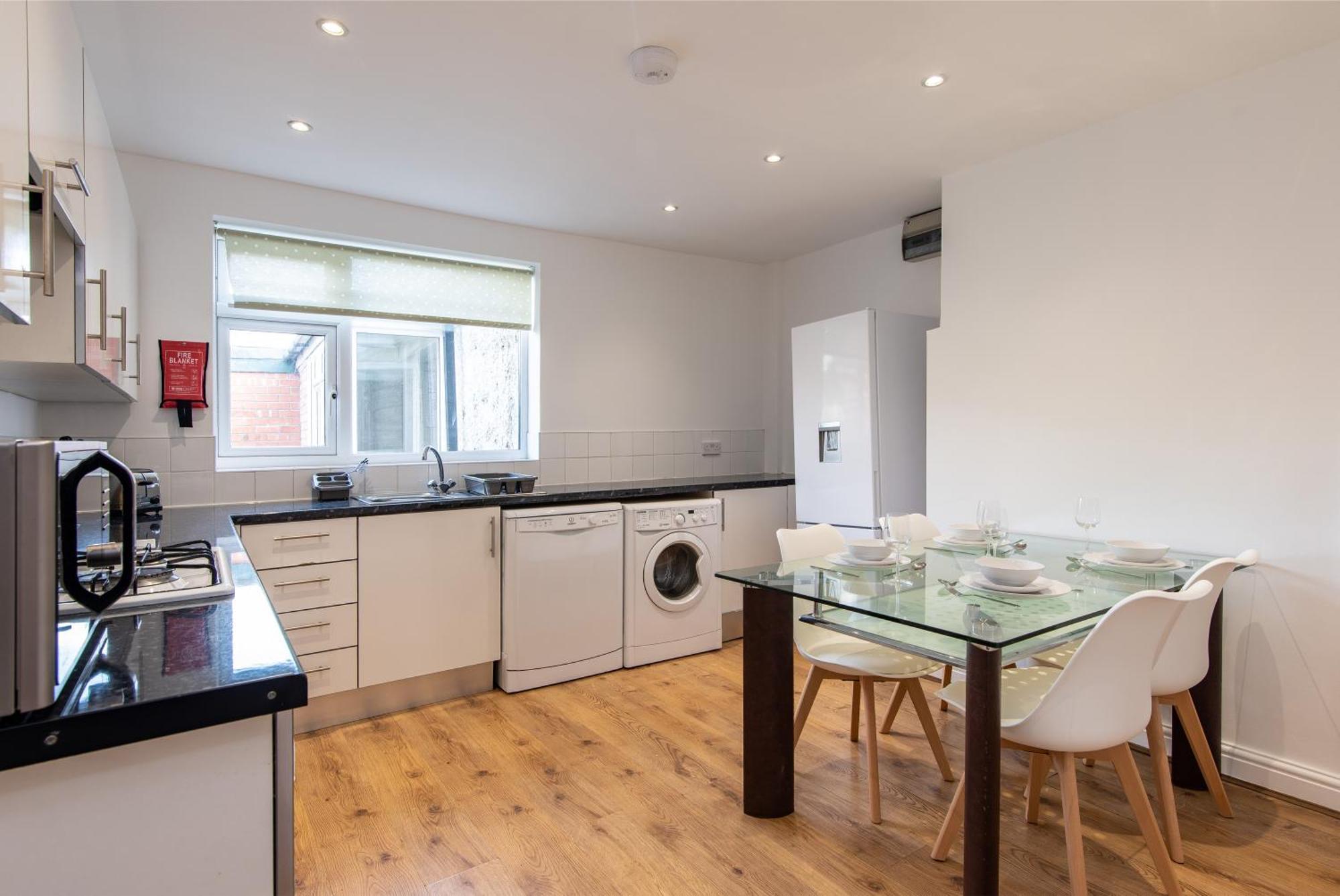 Gertrude House - Spacious 3br In * Nottingham