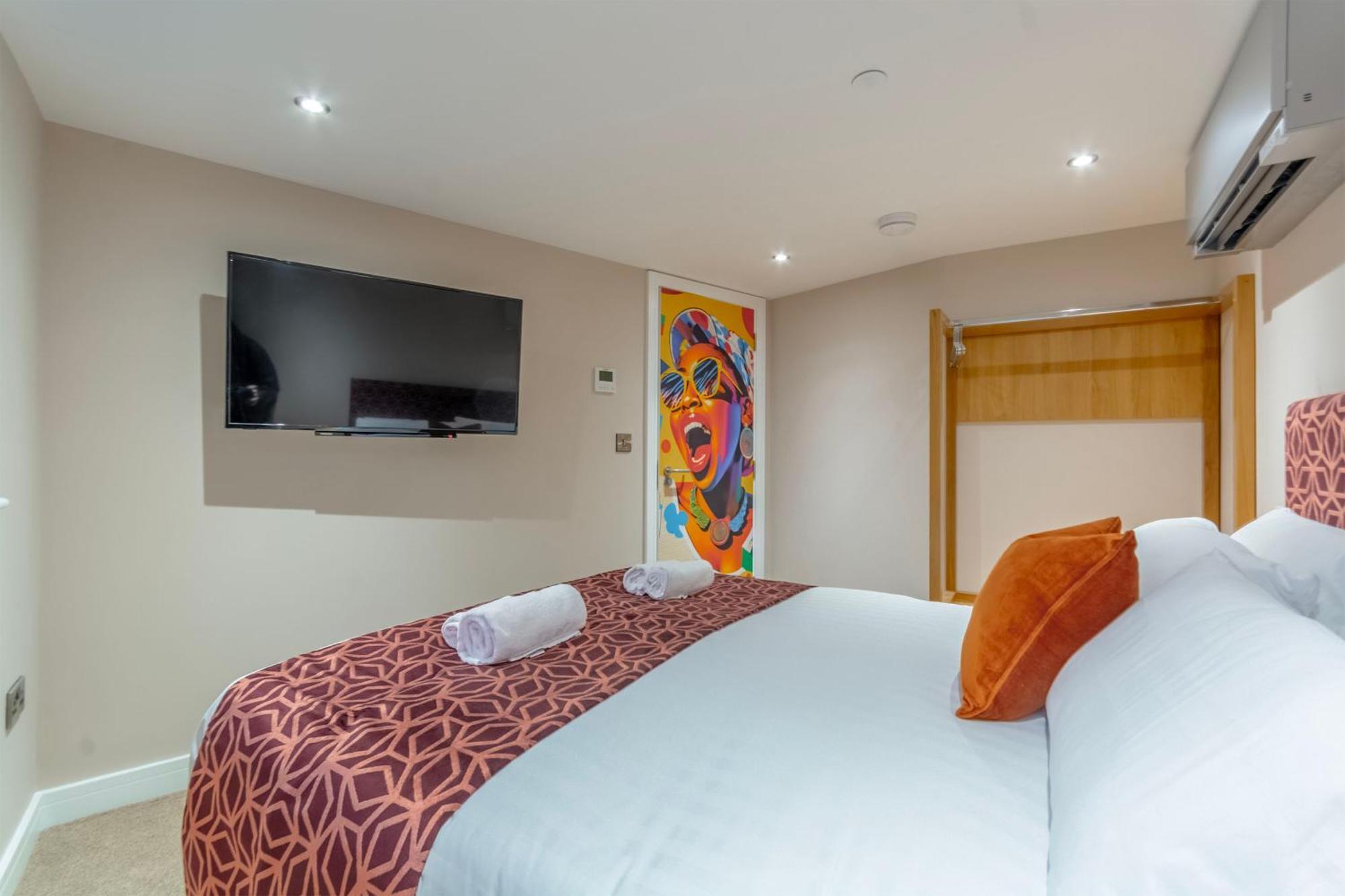 The Old School House - Luxury Themed Apartment Nottingham