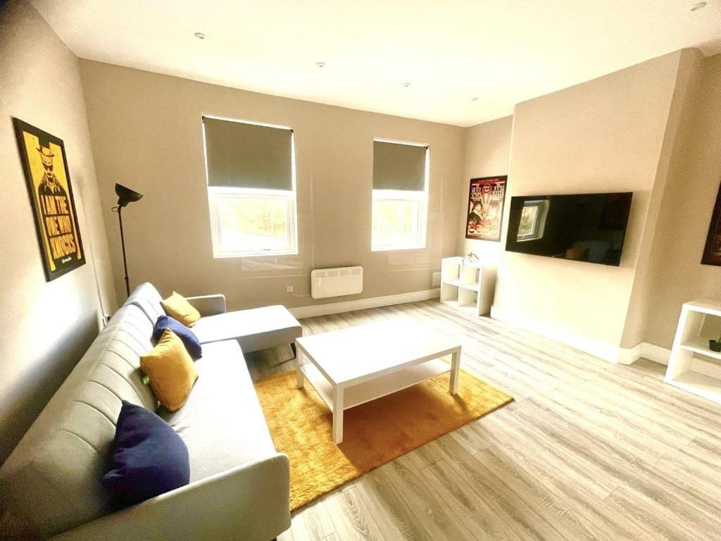 Apartment Spacious Near Citycentre Parking/wifi/netflix Nottingham