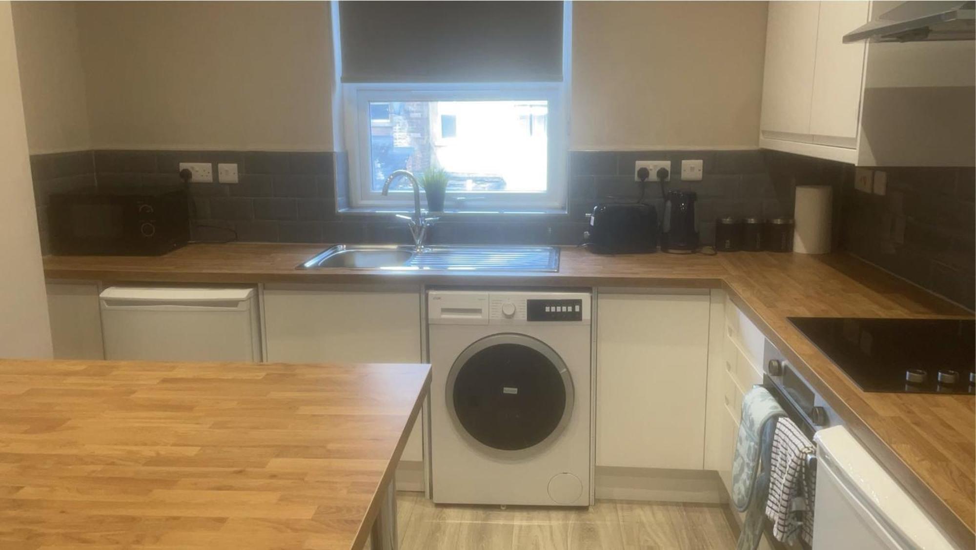 Apartment Spacious Near Citycentre Parking/wifi/netflix Nottingham
