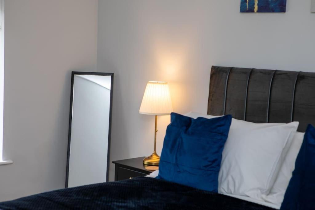 Modern Off-road Parking King Bed 1 Apartment *