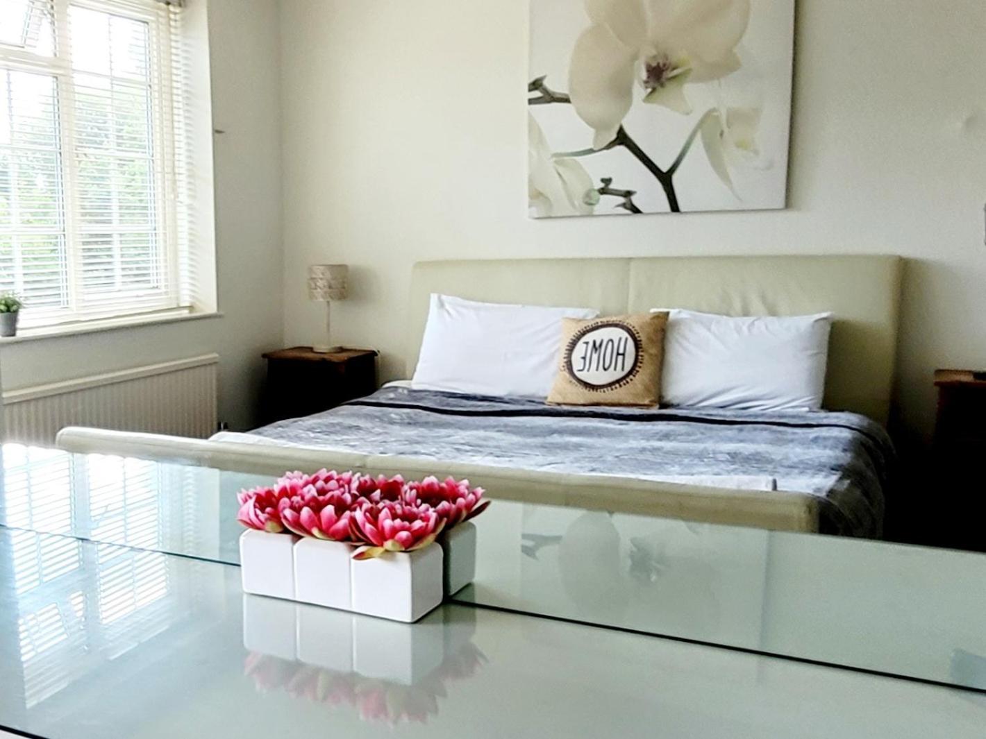 Faraday Place Apartment *