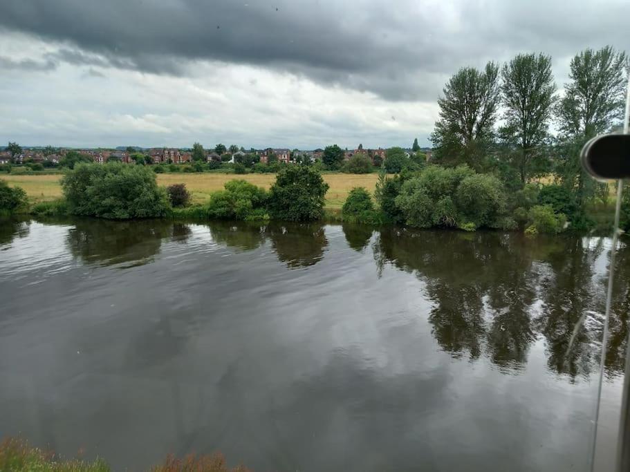 Luxury Riverside Stunning Views Free Parking * Nottingham