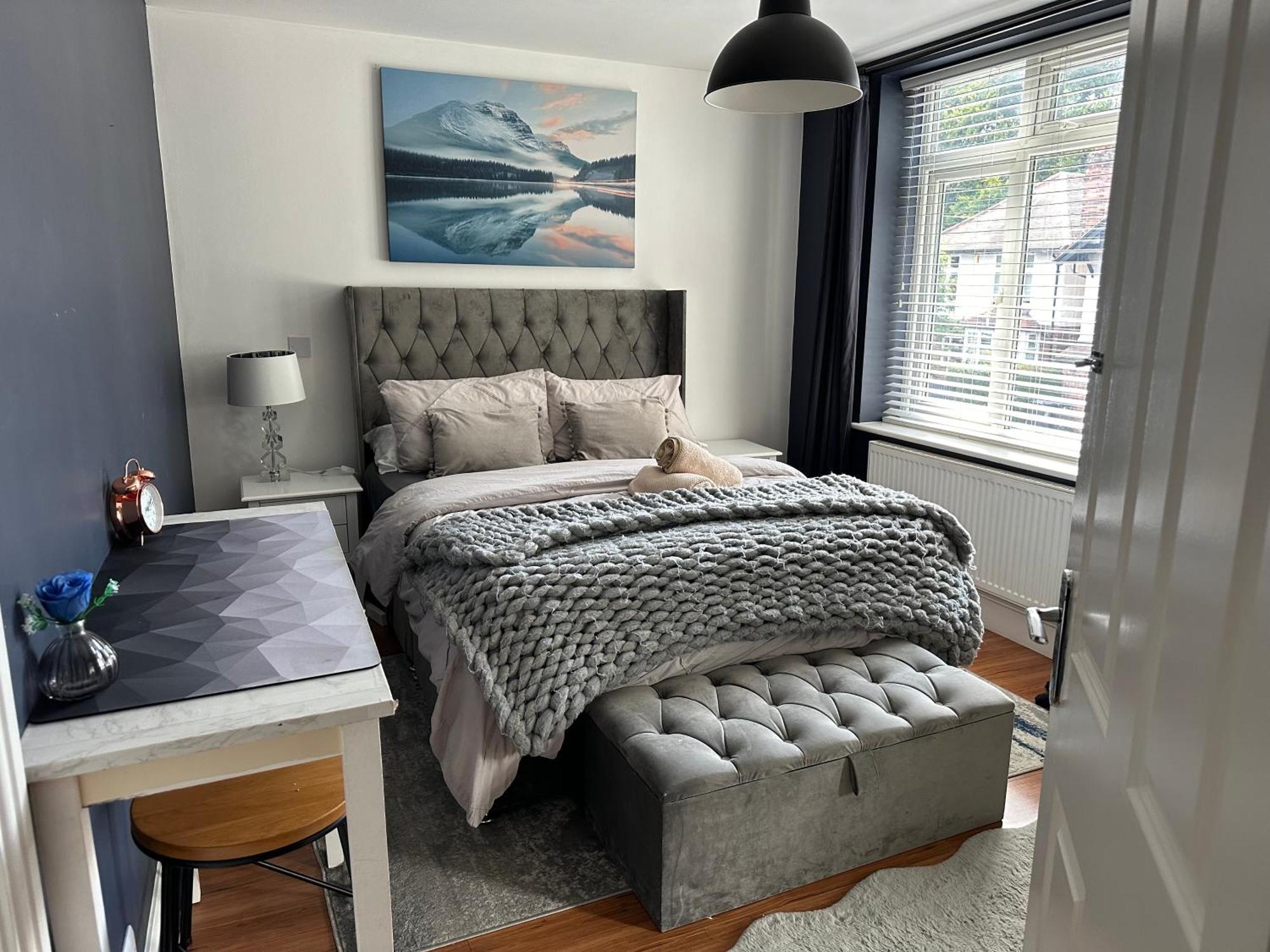 Lux Akinle Homestay Nottingham