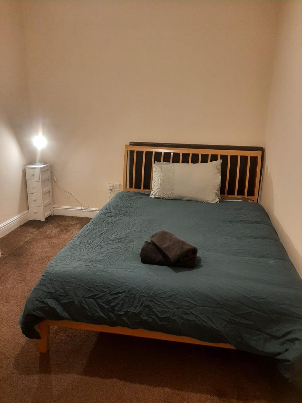Nice Double Near Cricket & Football Ground * Nottingham