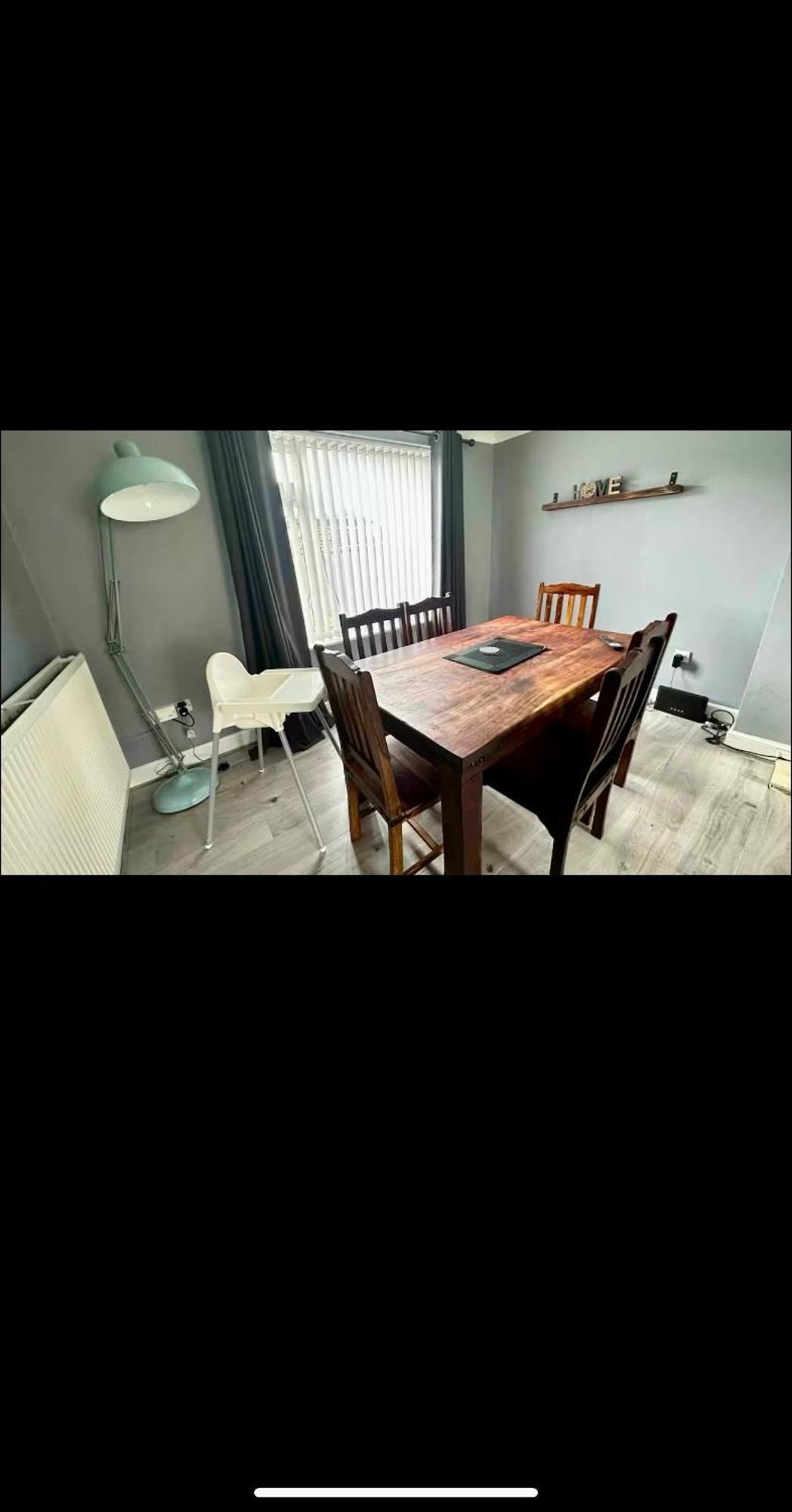 5 Minutes From M1 Sleeps Up To 7 Perfect For Contractors Leisure Relocators King Or Twin Bed Options Holiday home