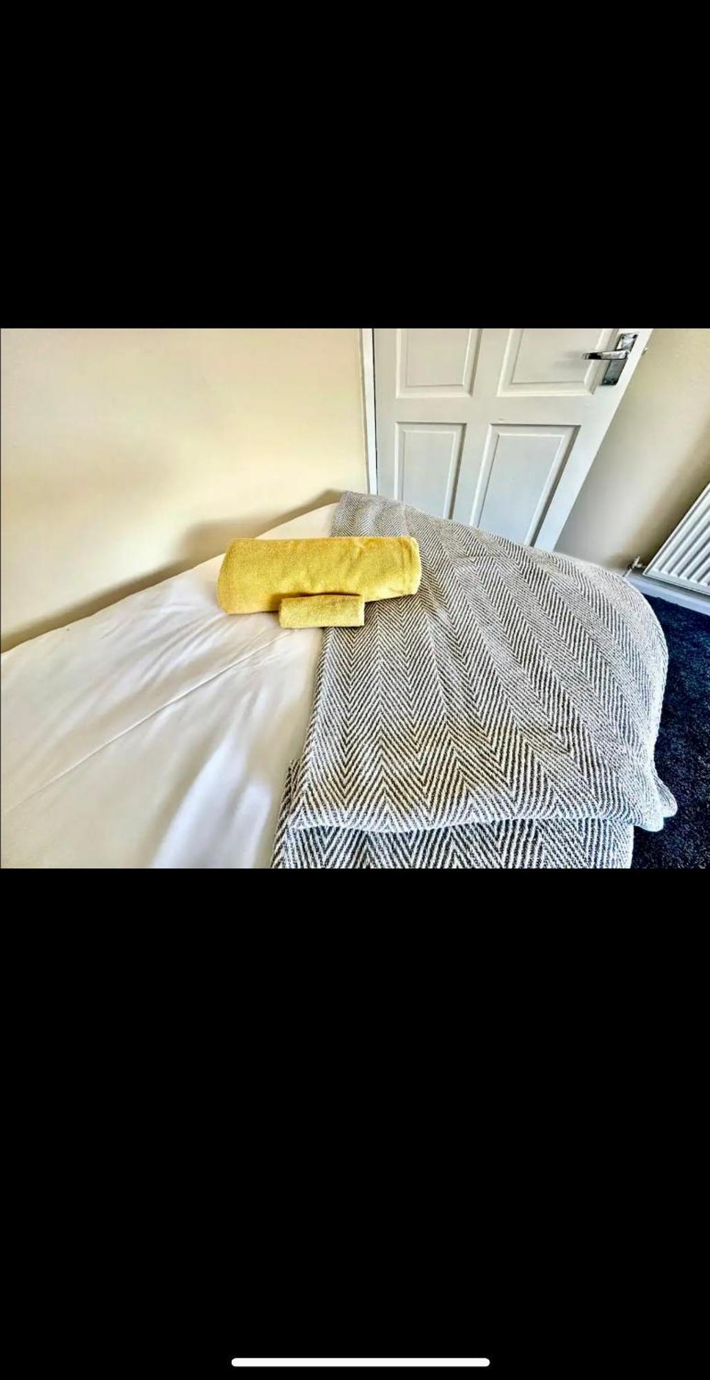Holiday home 5 Minutes From M1 Sleeps Up To 7 Perfect For Contractors Leisure Relocators King Or Twin Bed Options Nottingham