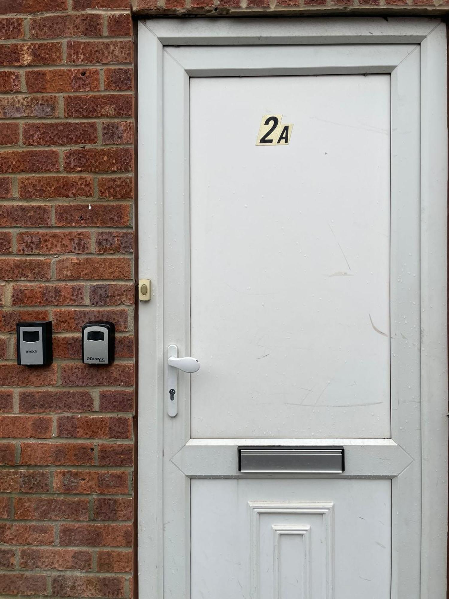Apartment 3 Bedroom At Factory Qtr *
