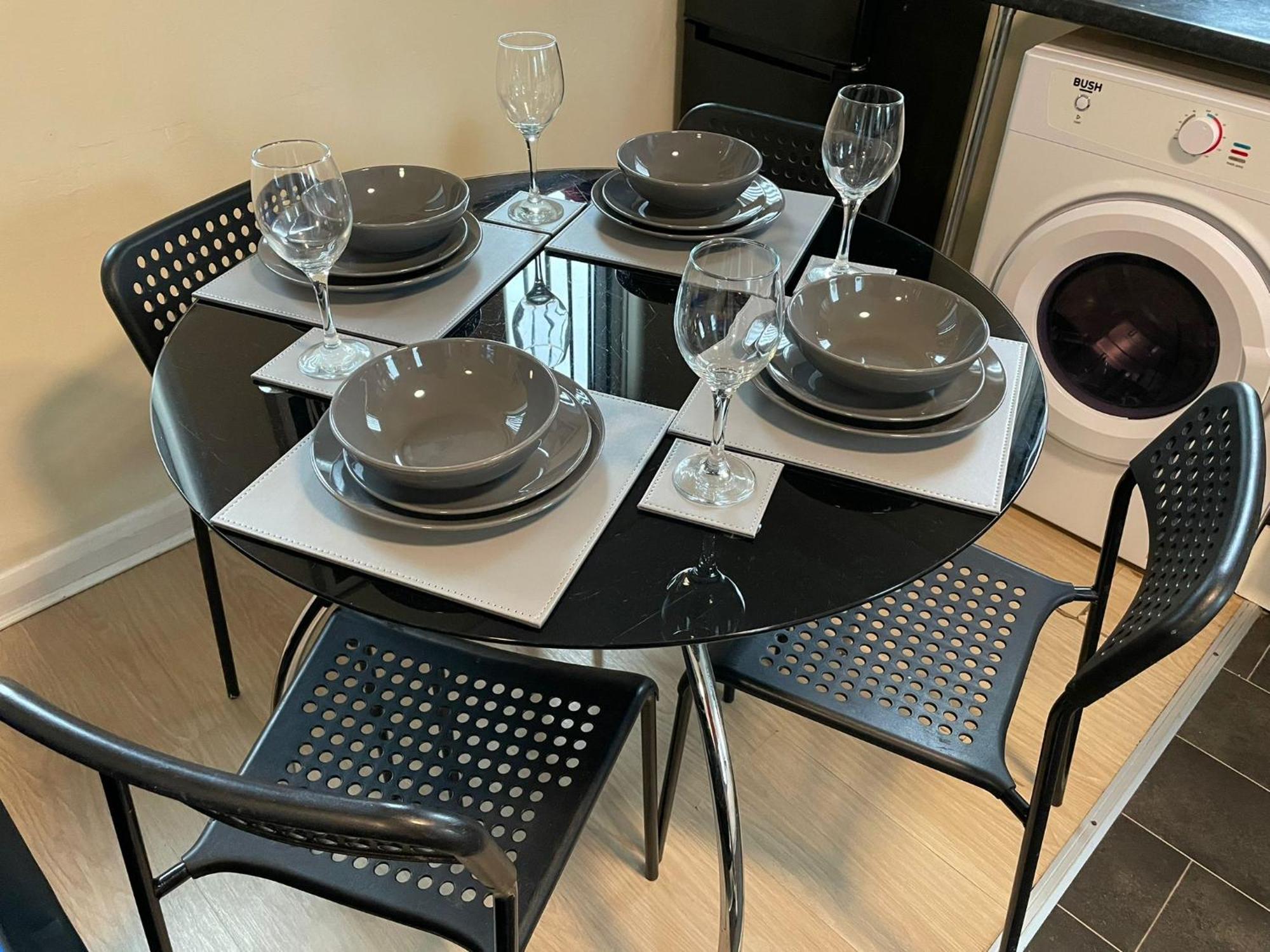 3 Bedroom At Factory Qtr * Nottingham