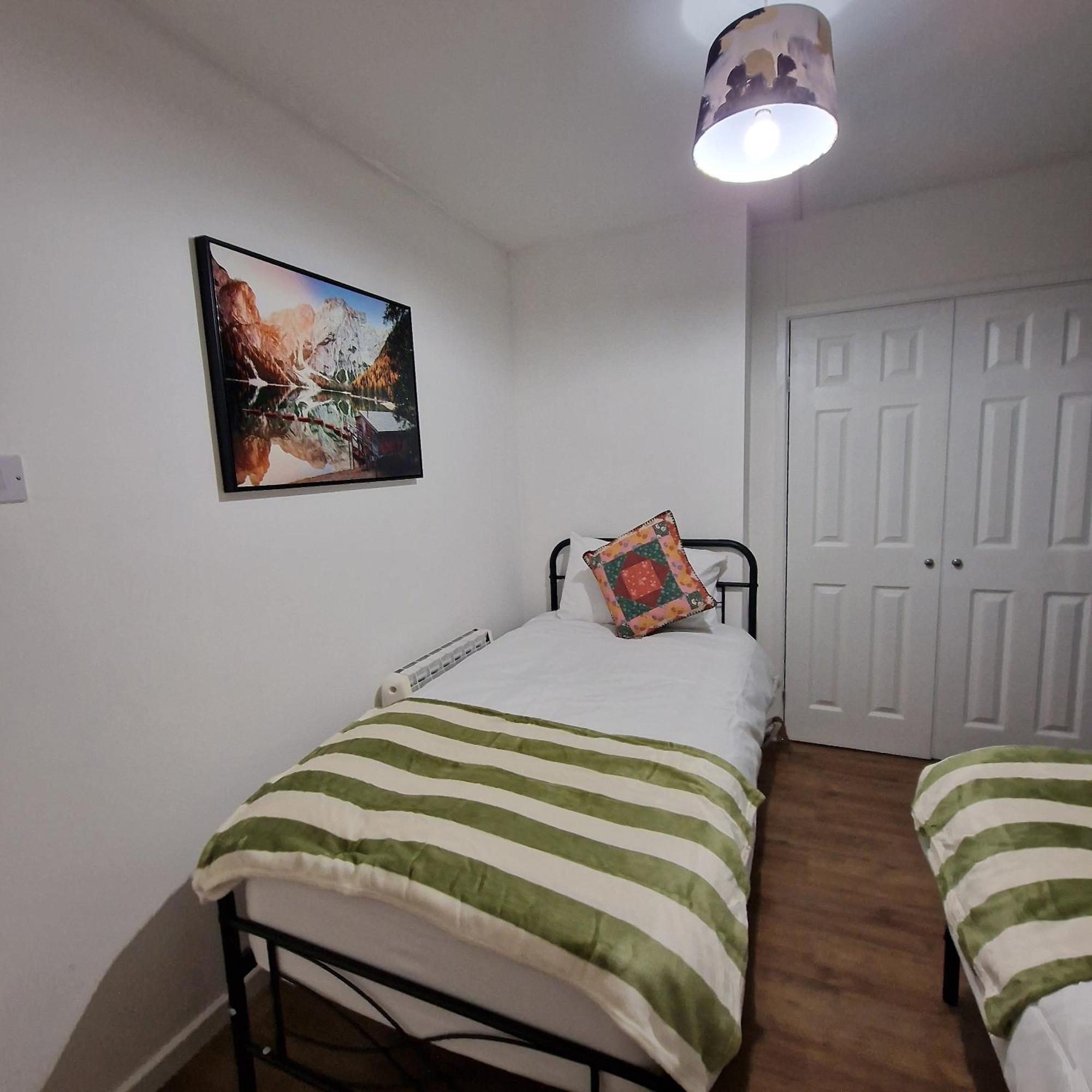 Sherwood Hillside 2b - Perfect Getaway Apartment