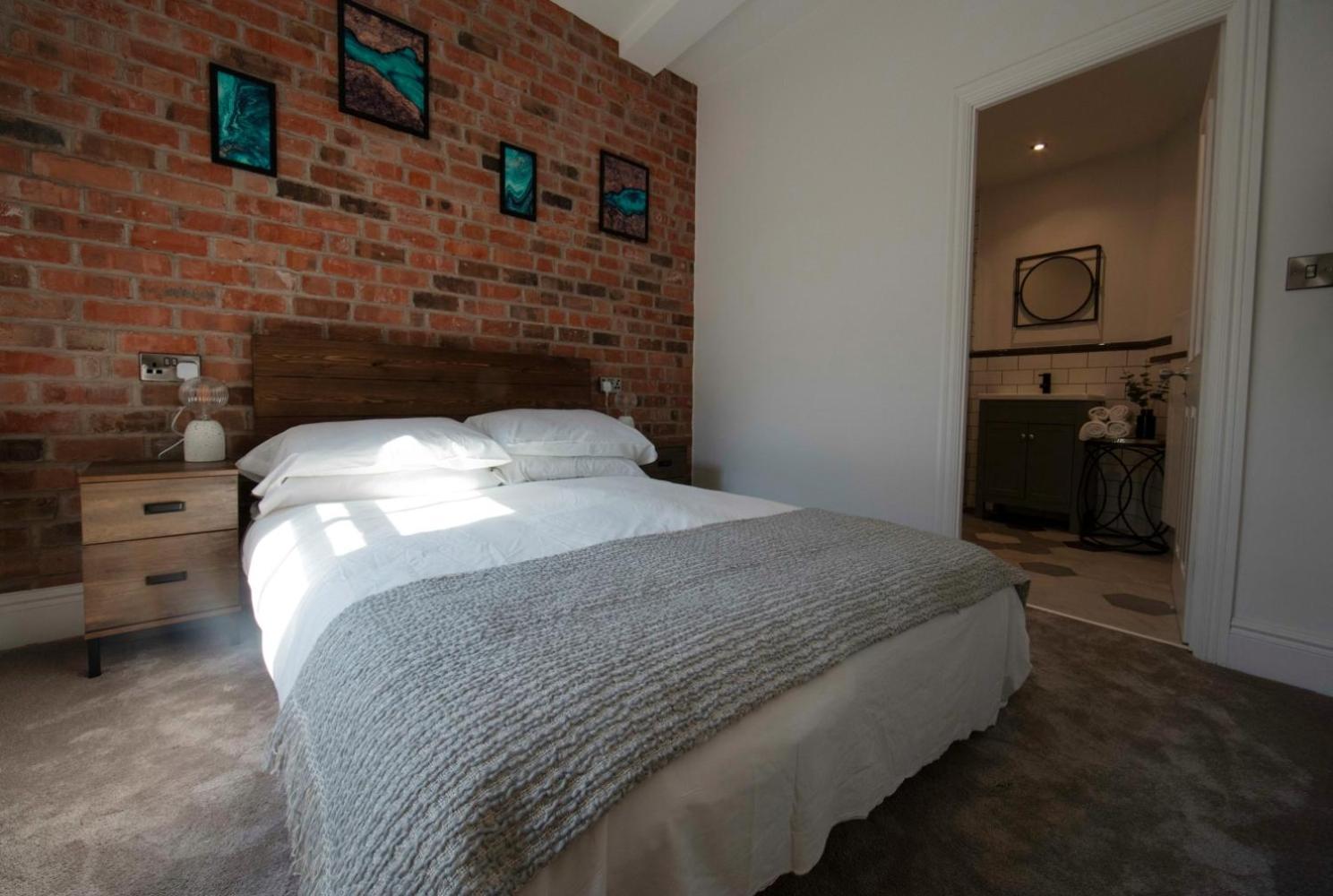 Luxurious 1 Bedroom Lace Market Apartment *