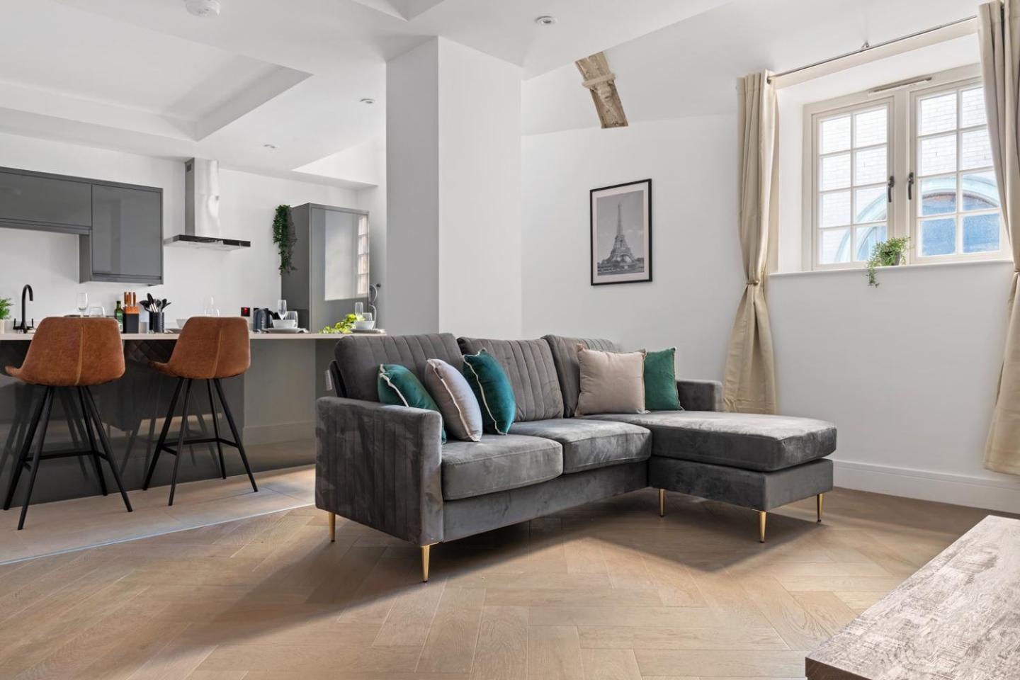 Brand New Luxury 2 Bedroom In The Market Square * Nottingham