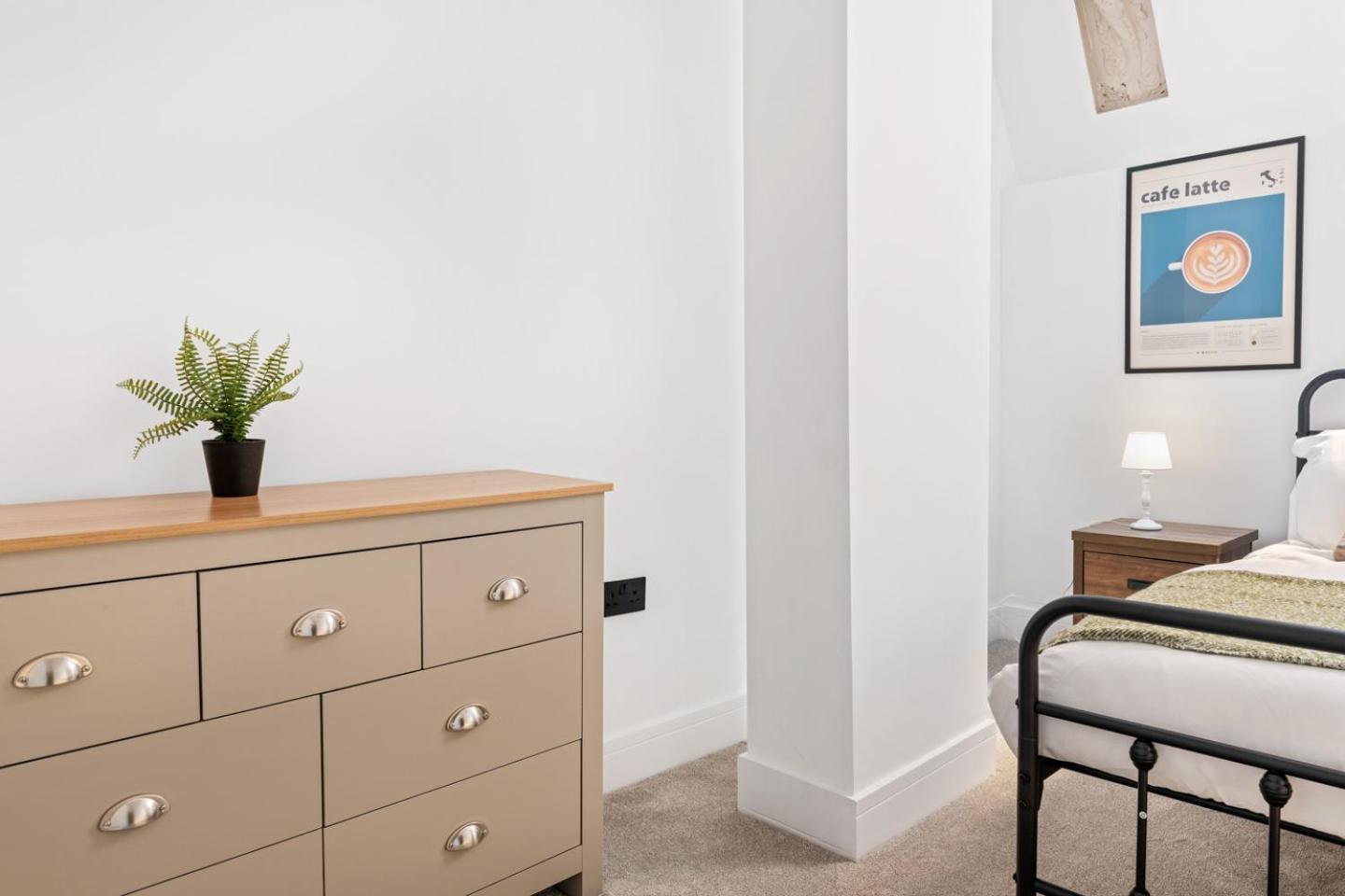 Brand New Luxury 2 Bedroom In The Market Square Apartment Nottingham