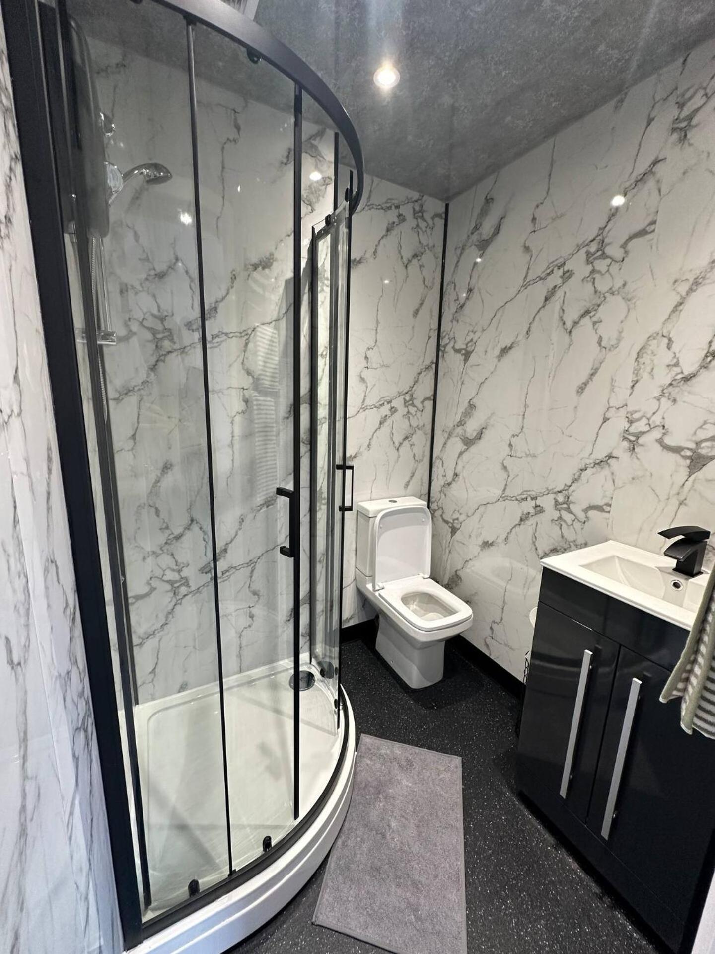 West Bridgford Private En-suite - #3