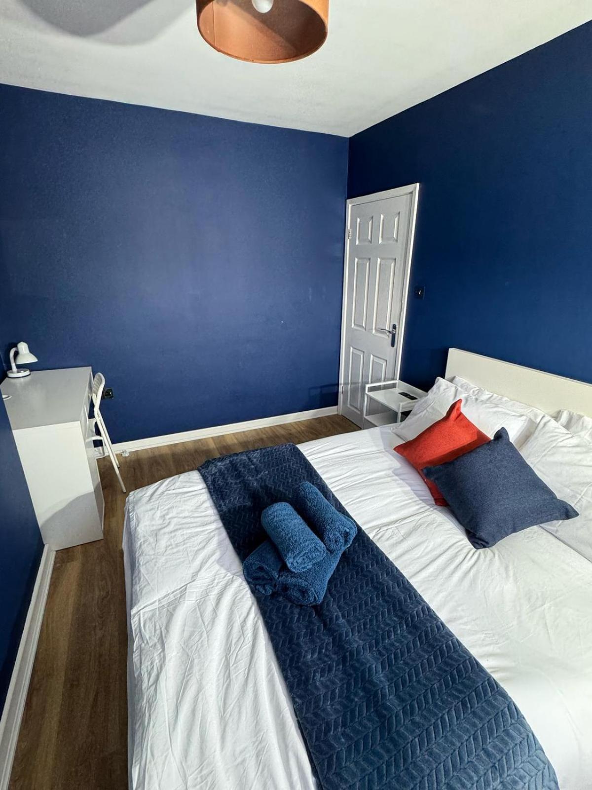 Apartment Spacious Flat Near To City Centre *