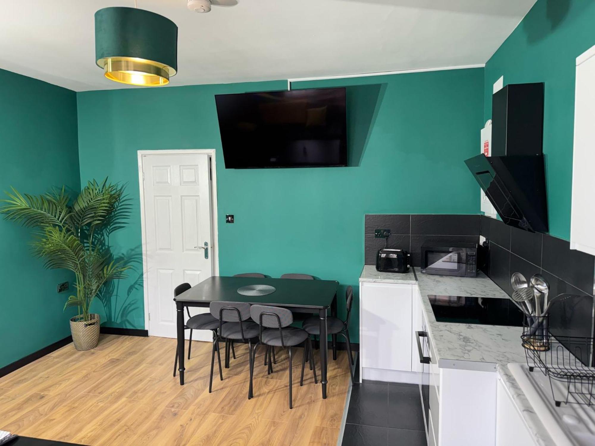 Apartment Spacious Flat Near To City Centre