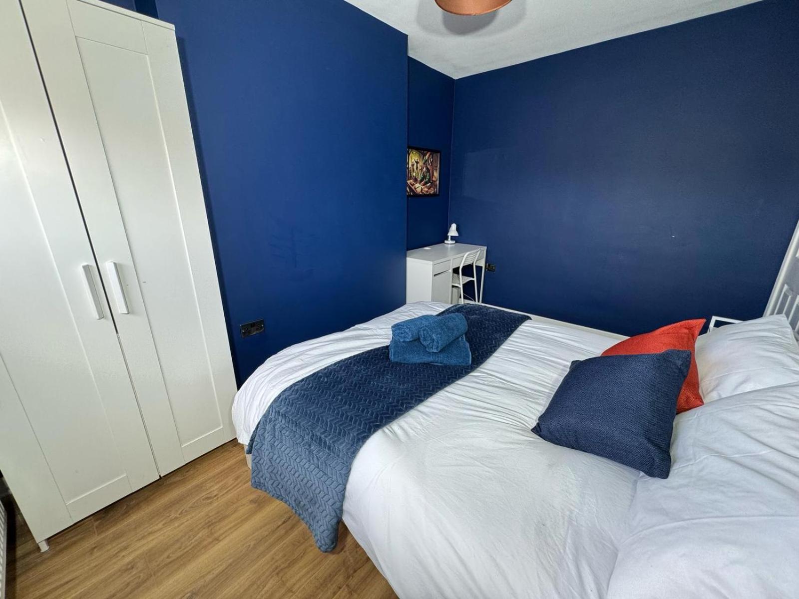 Apartment Spacious Flat Near To City Centre