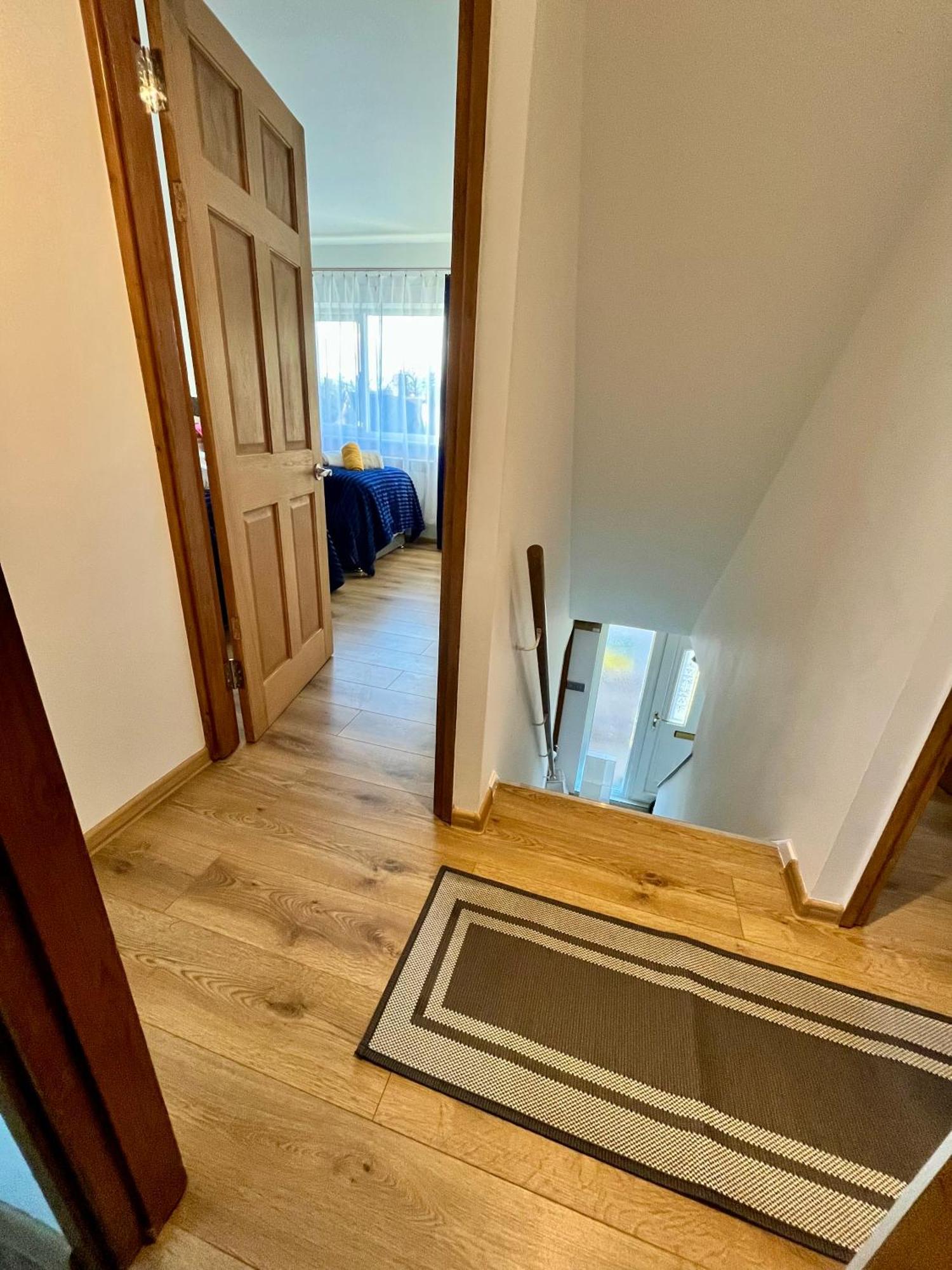 Modern Strelley Escape - Peaceful & Convenient, 2x Free Off-street Parking, Wifi -500mb, 2 Bathrooms, Contractor & Family Friendly, Ng8 * Nottingham