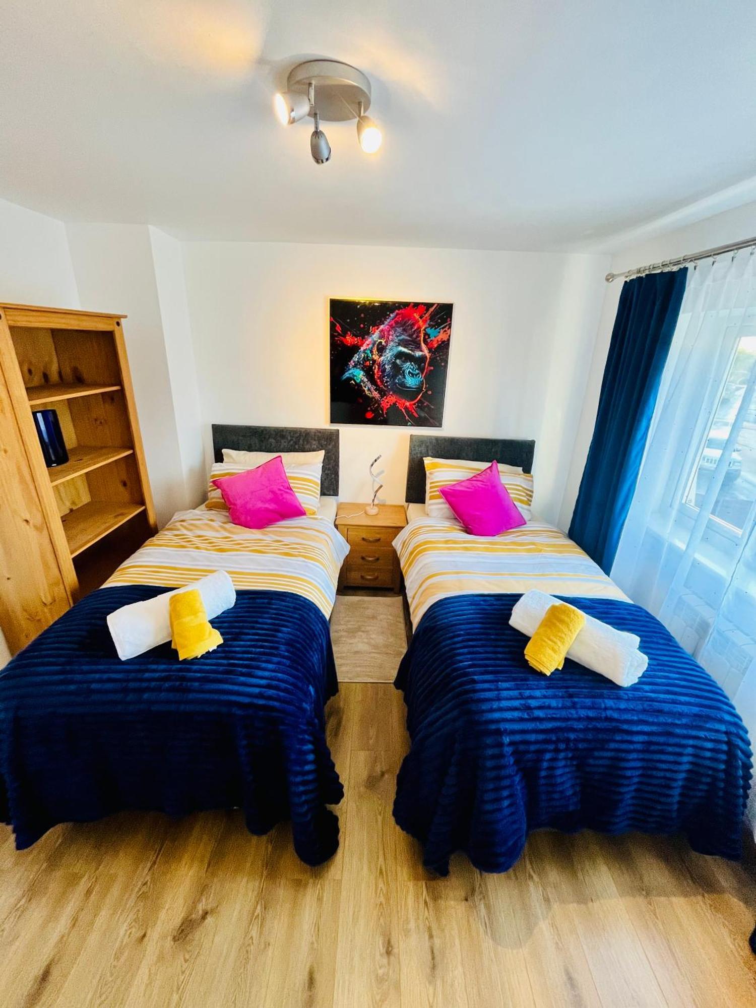 Holiday home Modern Strelley Escape - Peaceful & Convenient, 2x Free Off-street Parking, Wifi -500mb, 2 Bathrooms, Contractor & Family Friendly, Ng8