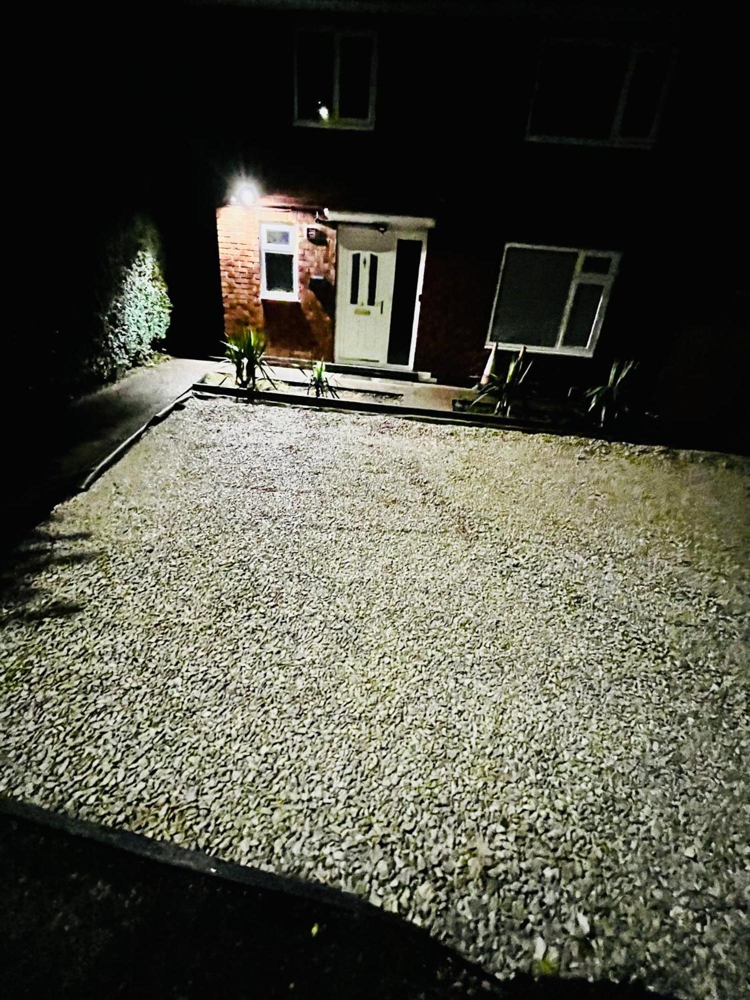 Modern Strelley Escape - Peaceful & Convenient, 2x Free Off-street Parking, Wifi -500mb, 2 Bathrooms, Contractor & Family Friendly, Ng8