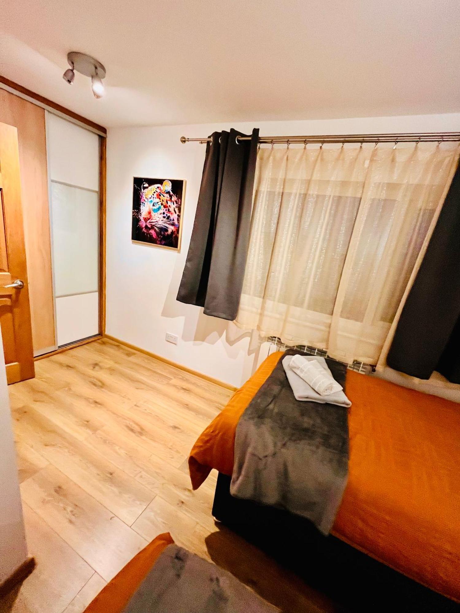 Holiday home Modern Strelley Escape - Peaceful & Convenient, 2x Free Off-street Parking, Wifi -500mb, 2 Bathrooms, Contractor & Family Friendly, Ng8 Nottingham