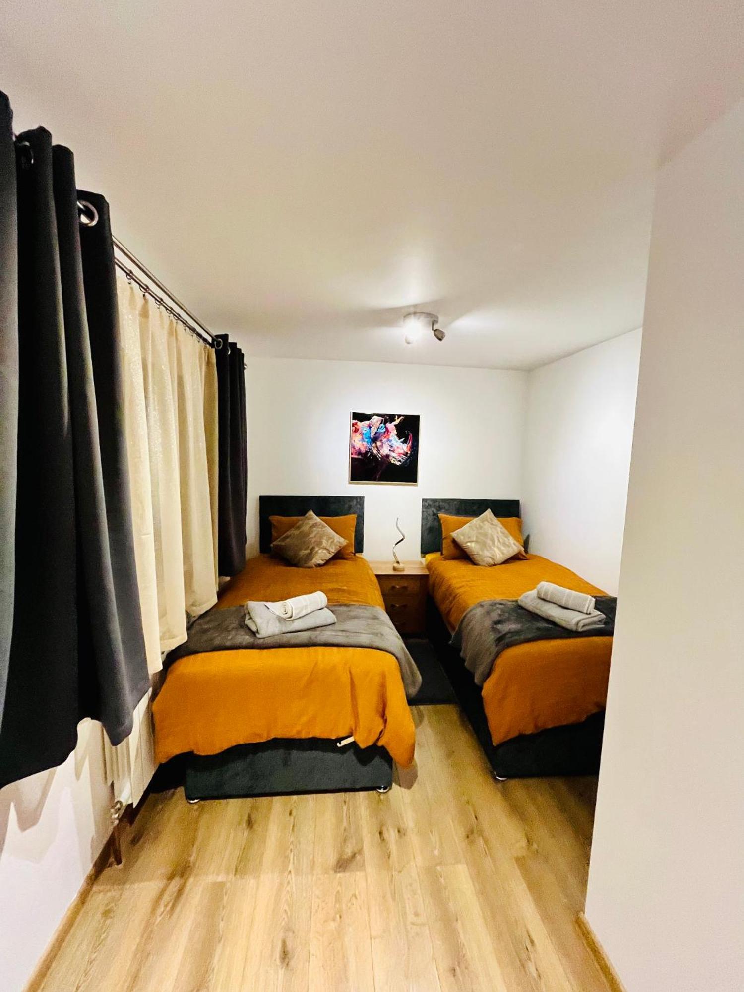 Holiday home Modern Strelley Escape - Peaceful & Convenient, 2x Free Off-street Parking, Wifi -500mb, 2 Bathrooms, Contractor & Family Friendly, Ng8 *