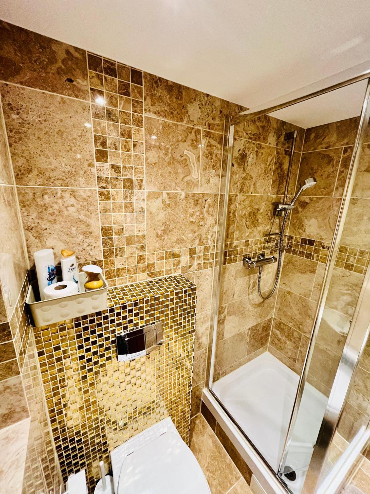 Holiday home Modern Strelley Escape - Peaceful & Convenient, 2x Free Off-street Parking, Wifi -500mb, 2 Bathrooms, Contractor & Family Friendly, Ng8 Nottingham