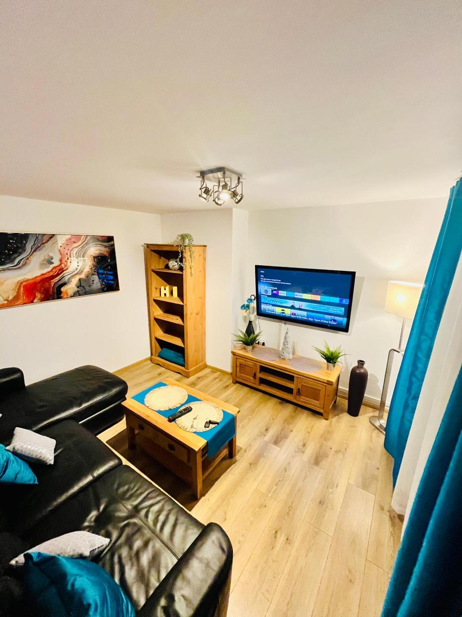 Modern Strelley Escape - Peaceful & Convenient, 2x Free Off-street Parking, Wifi -500mb, 2 Bathrooms, Contractor & Family Friendly, Ng8 * Nottingham