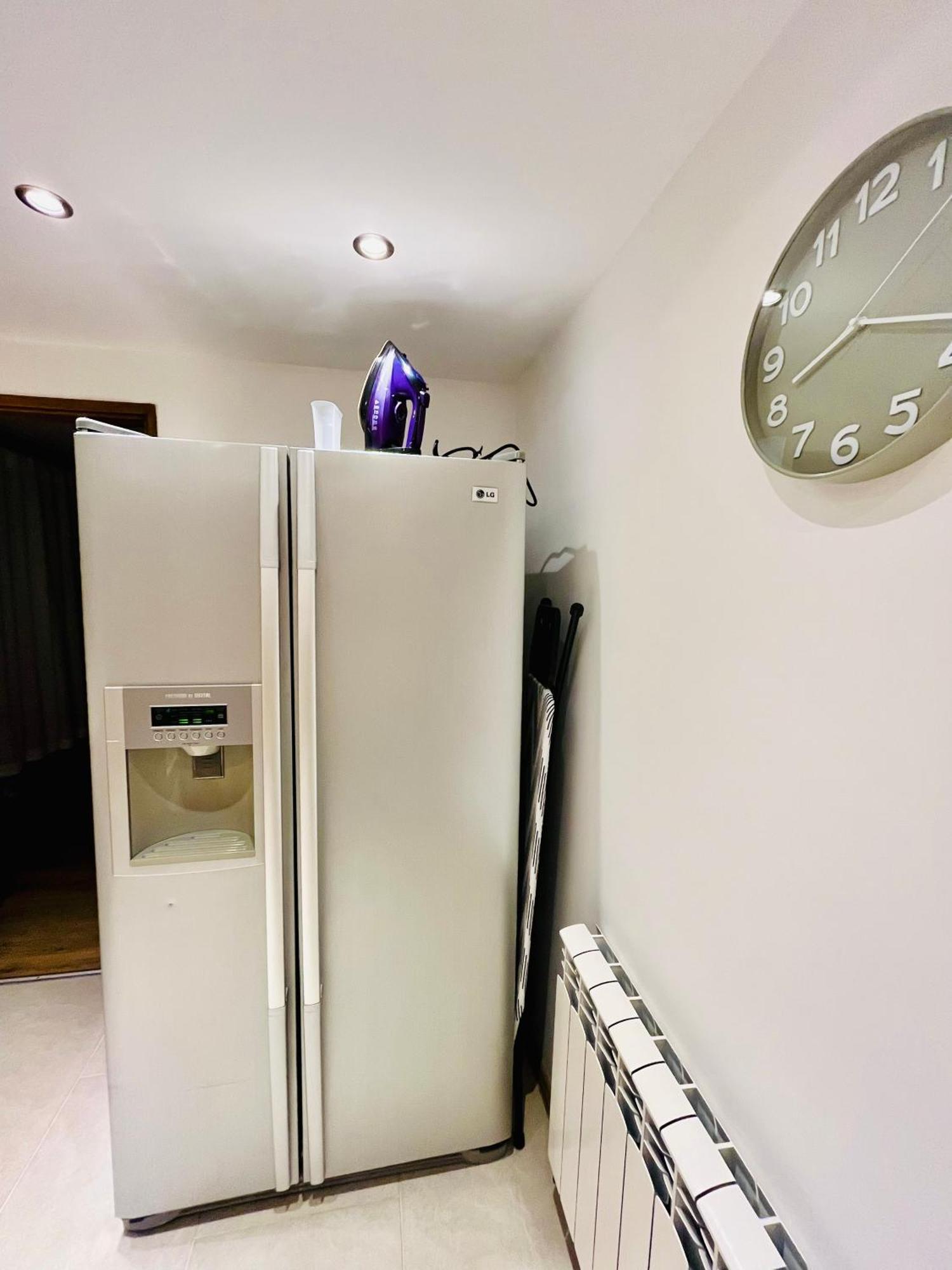 Modern Strelley Escape - Peaceful & Convenient, 2x Free Off-street Parking, Wifi -500mb, 2 Bathrooms, Contractor & Family Friendly, Ng8 Holiday home Nottingham