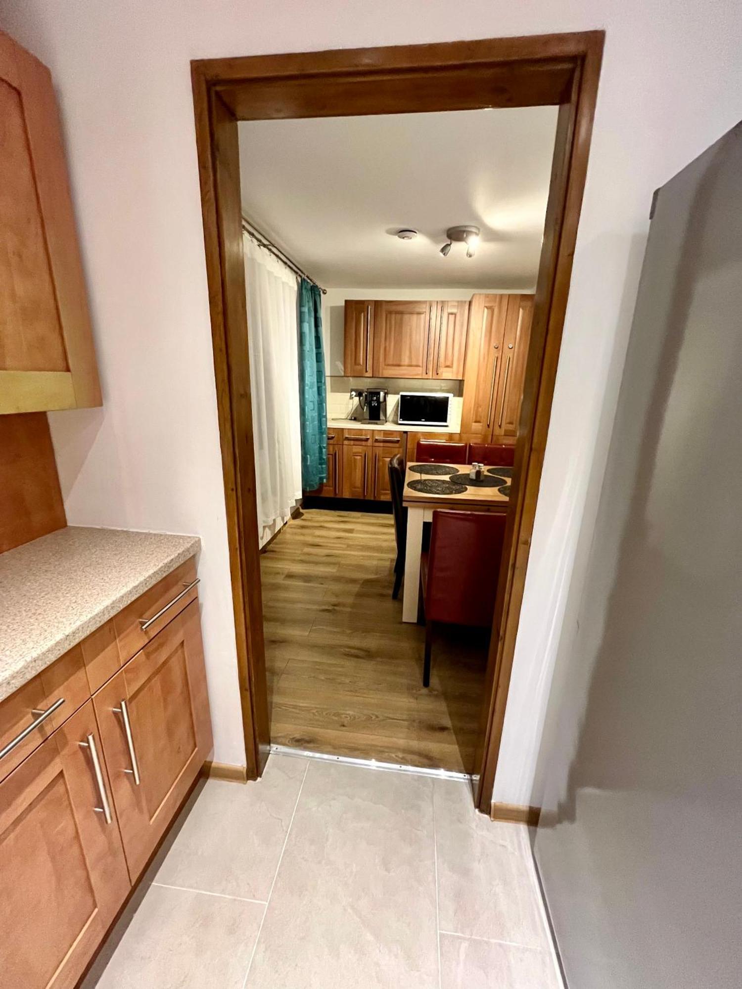 Holiday home Modern Strelley Escape - Peaceful & Convenient, 2x Free Off-street Parking, Wifi -500mb, 2 Bathrooms, Contractor & Family Friendly, Ng8 *