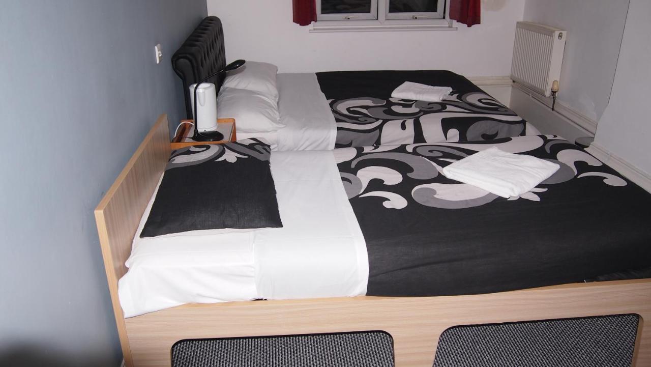 The Clarence 3*
