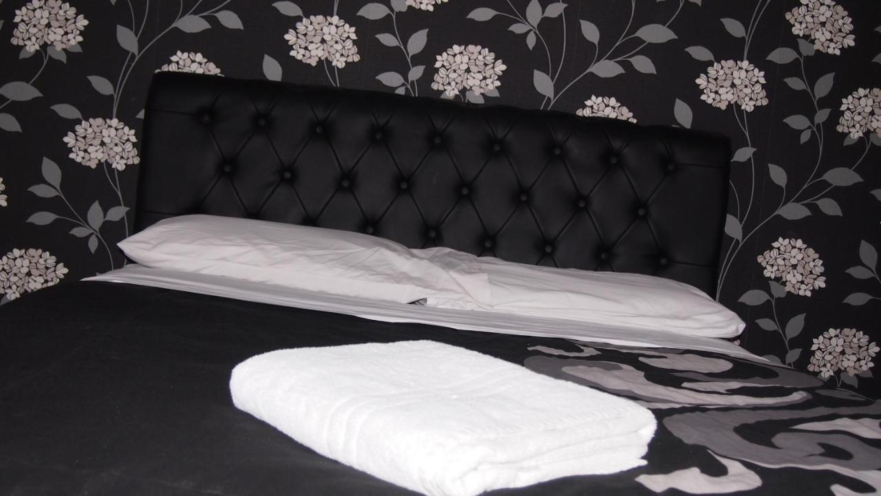 The Clarence Hotel 3*