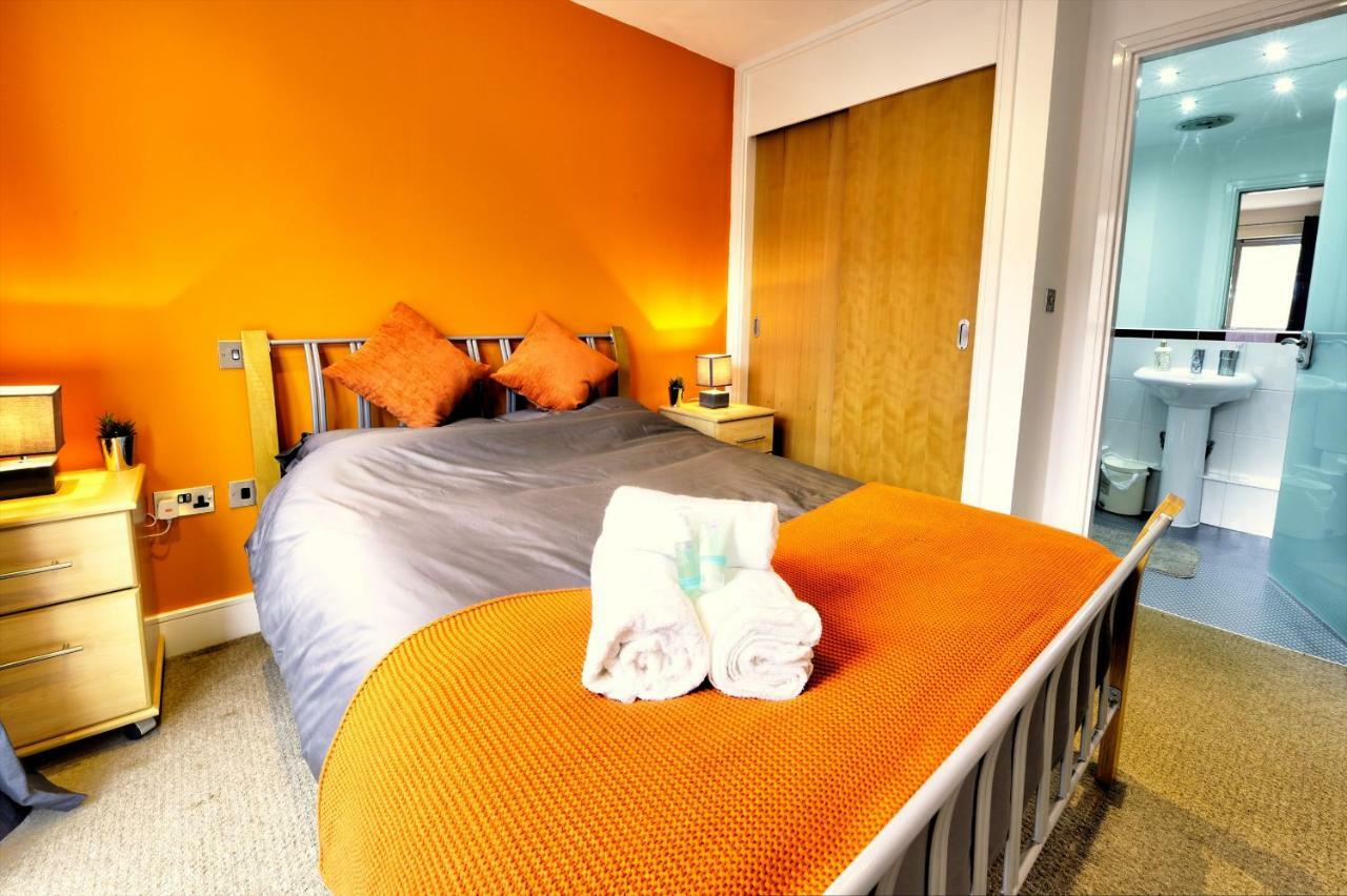 Apartamento The Orange Haven With Pool, Sauna And Gym *