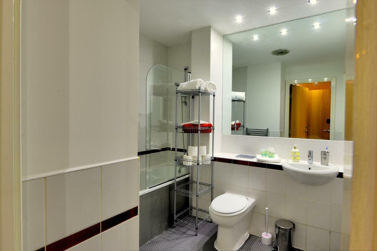 Apartamento The Orange Haven With Pool, Sauna And Gym