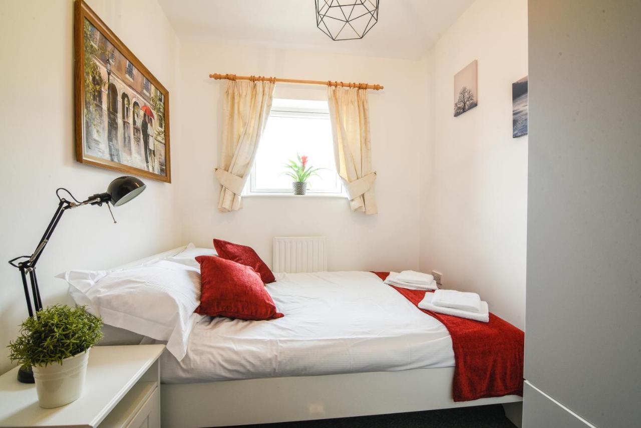 Dukes Riverside Penthouse, With Castle Views, Balcony And Parking Apartment