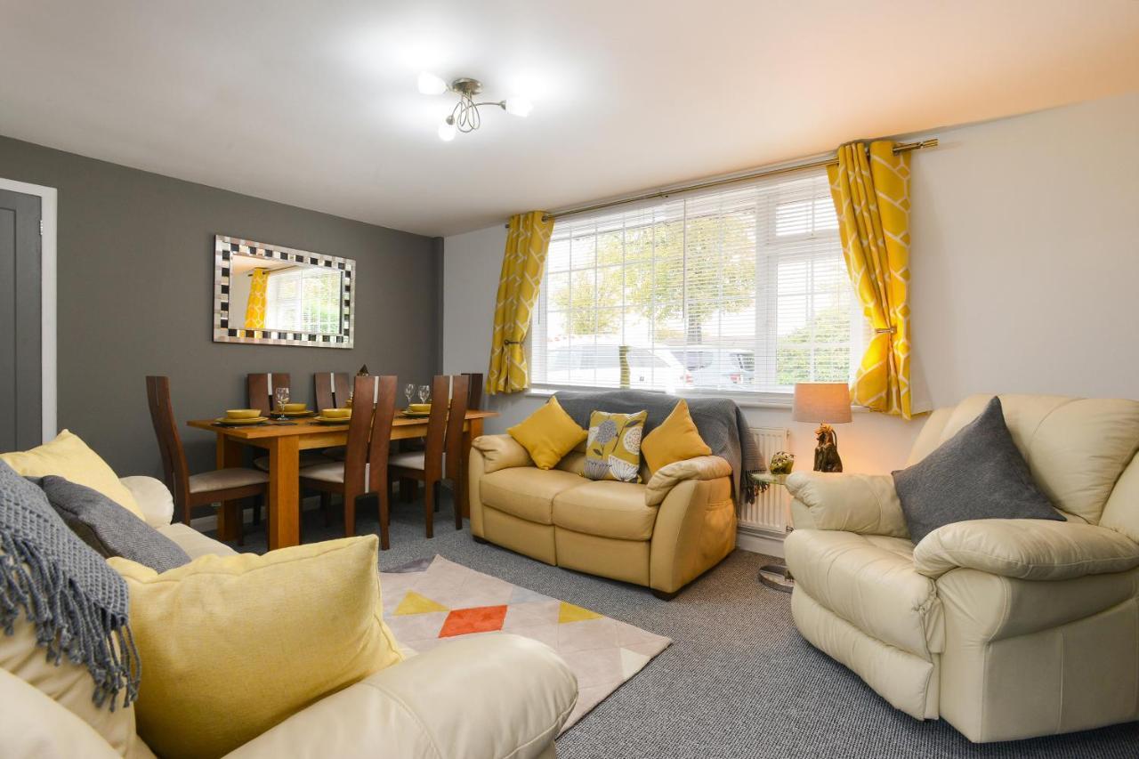 De Luxe Short Stays-middleton