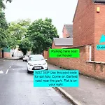 Flat 2 - Entire Modern Two Bedrooms Home With En-Suite & Free Parking Close To Qmc, City Centre And Notts Uni - Self Check In