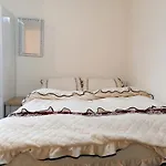 Self-Contained Studio Flat Bathrooms Kitchens Upgrade Locations To City Centre 15 Minutes Walking Distance Nottingham Universities Queen Hospitals City Hospitals