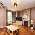 Onpoint Apartments-Large House Near Centre With Bar!