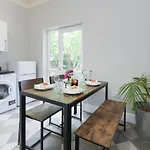 The Linden Grove Apartments