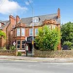 The Linden Grove Apartments