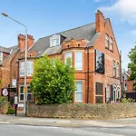 The Linden Grove Apartments