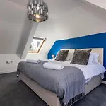 Quiet & Cosy Wollaton Bungalow, Large Garden, Near To Wollaton Deer Park
