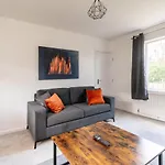 Newly Refurbished Homely 4Br In Sherwood