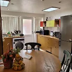 Nice Single Bedroom Near Qmc