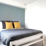 Parking, Netflix Tv, Sleeps 4, Close To Qmc