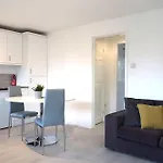 Parking, Netflix Tv, Sleeps 4, Close To Qmc