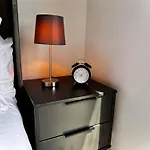 1 Bed Luxe Apartment With Balcony And Free Parking