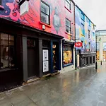 Vibrant Studio Near The Nottingham Castle